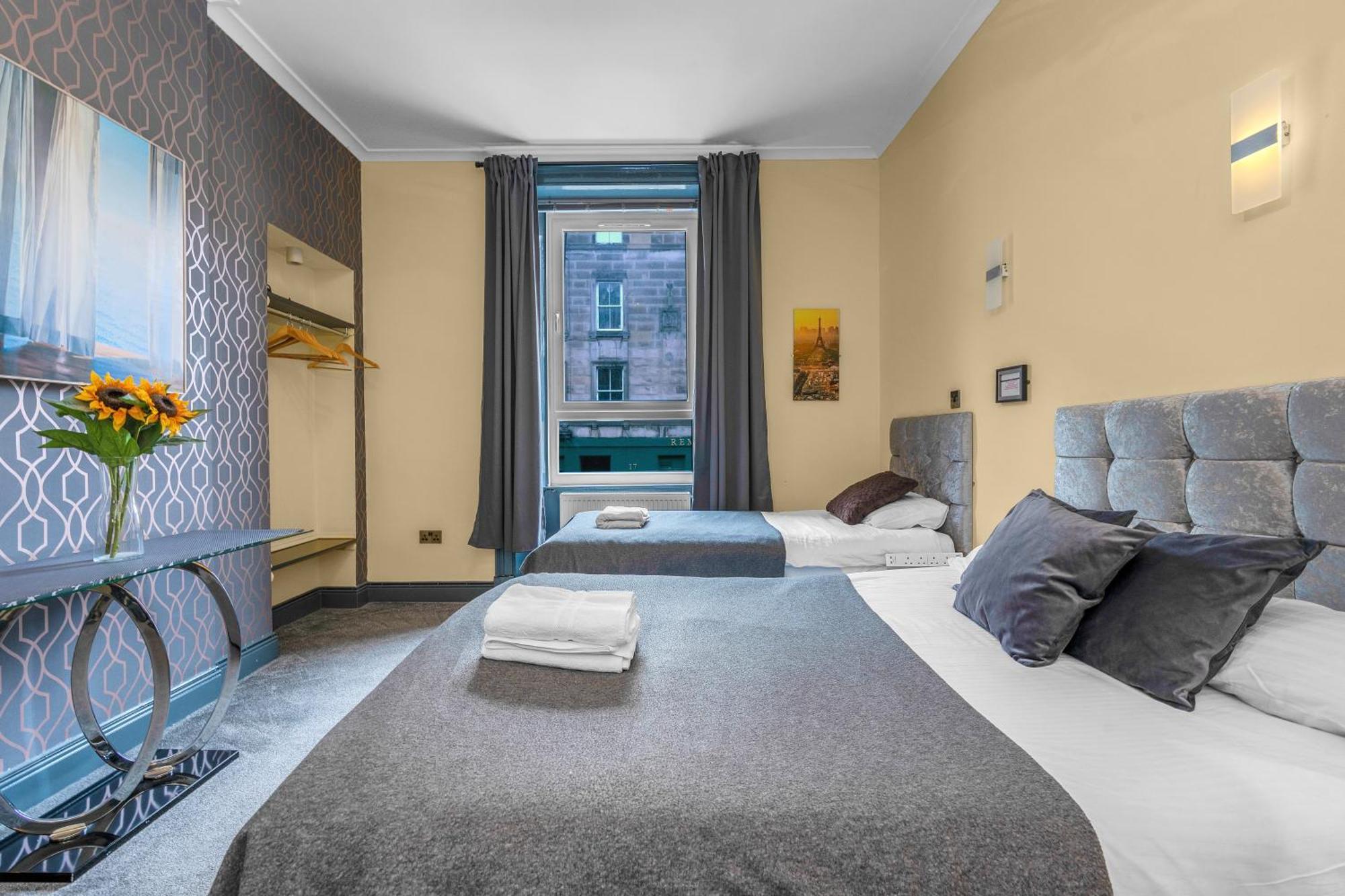 Cosy Modern City Centre Flat Единбург Екстериор снимка